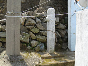 곤리도마을 돌로 만든 장승 지하여장군 사진